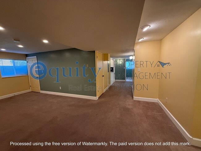 Building Photo - 2027 Kramer Dr