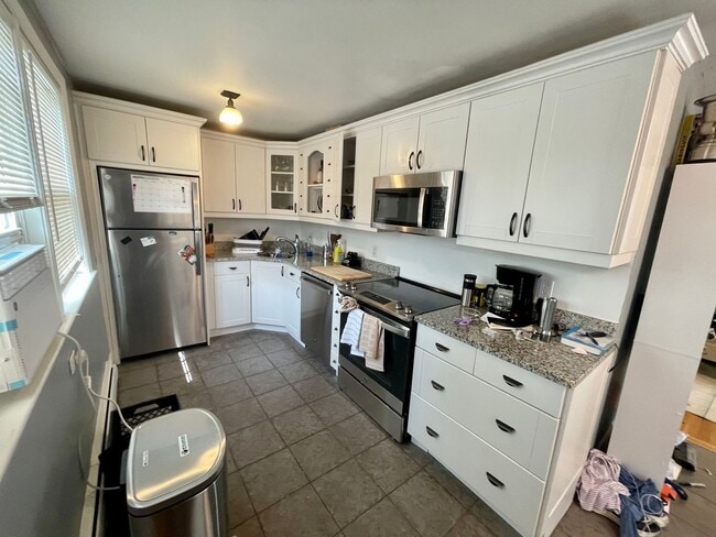 Building Photo - 1 Bedroom Condo for Rent $2,400