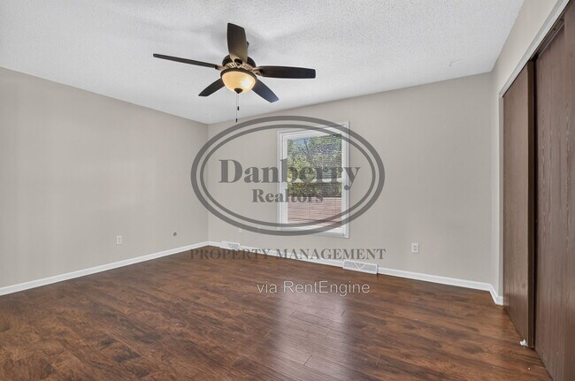 Building Photo - 5409 Westcastle Dr