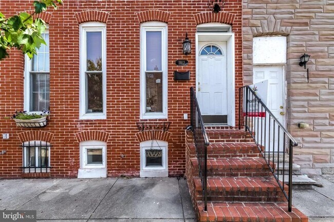 Building Photo - 1102 W Cross St