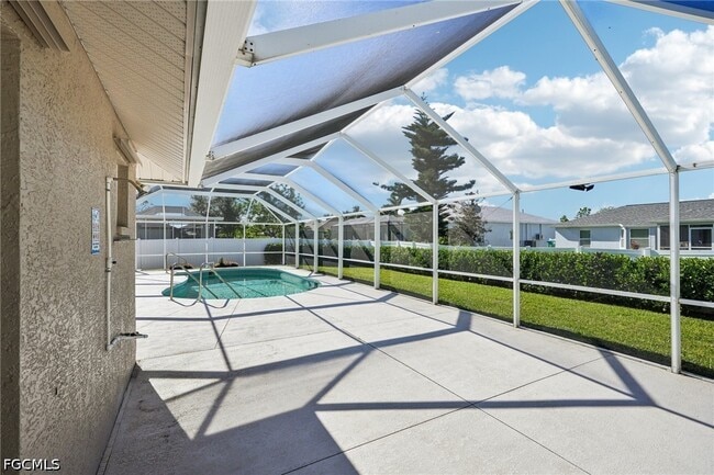 Building Photo - 4346 SW 18th Pl