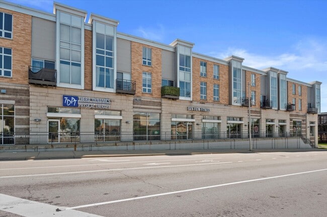 Building Photo - 2121 S Kinnickinnic Ave
