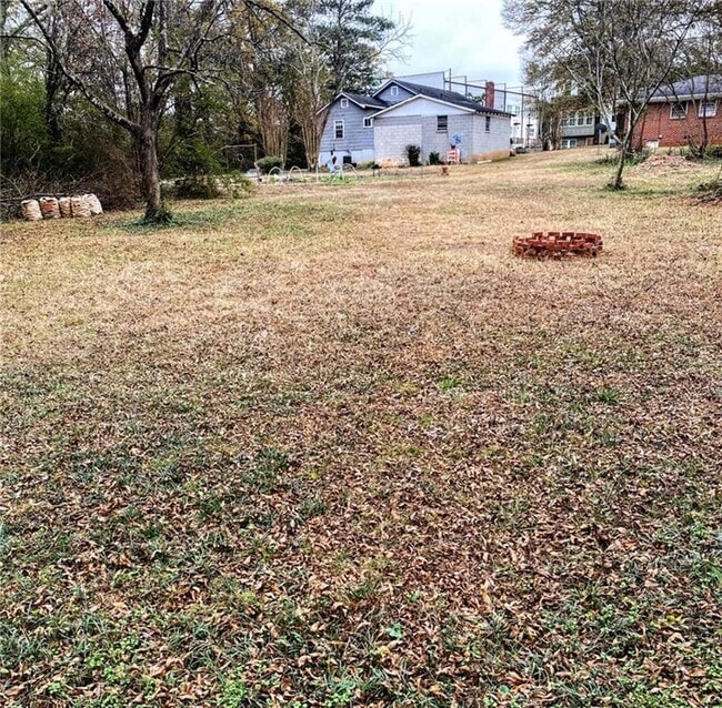 Building Photo - 3051 Wells St