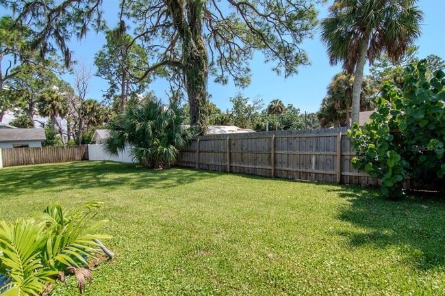 Building Photo - 5352 Cotee River Dr