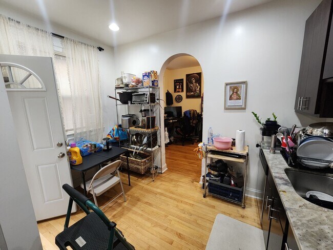 Building Photo - Spacious and Bright 1 Bedroom in Northpark