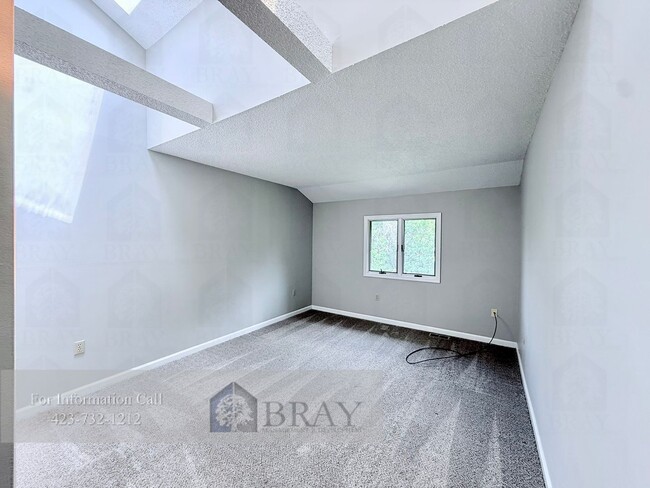 Building Photo - 411 Parkridge Dr