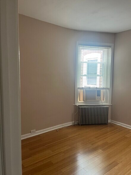 Building Photo - 478 Hermit St