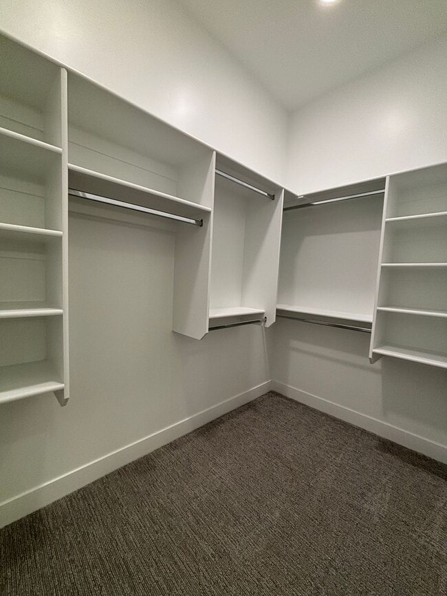 Building Photo - Price Reduced!! Woodland Estates Townhome!