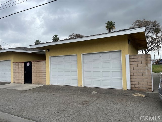 Building Photo - 1325 S Anaheim Blvd