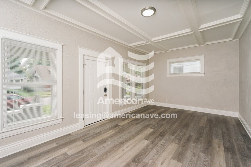 Building Photo - 628 S 40th St