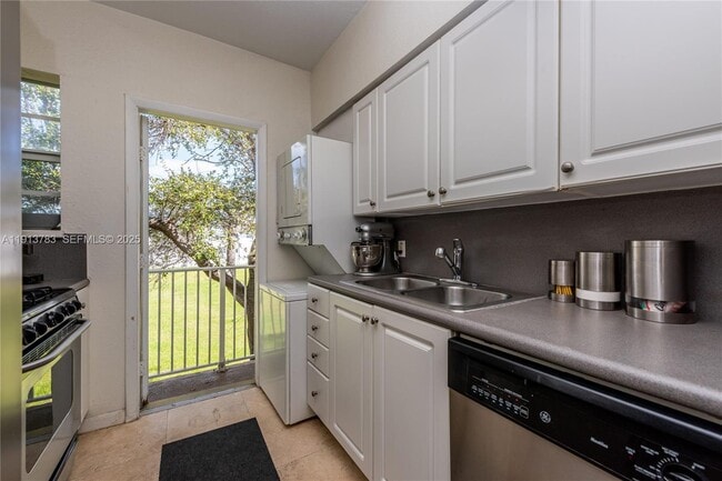 Building Photo - 350 S Shore Dr