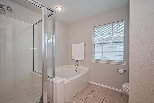 Building Photo - 16839 Carrollton Creek Ln