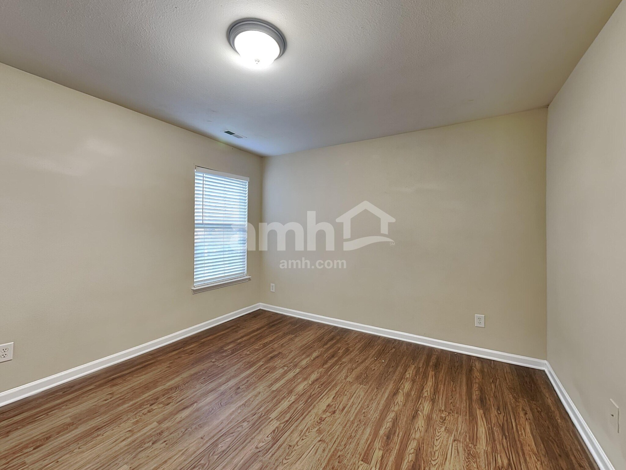 Building Photo - 2476 Ingleside Dr