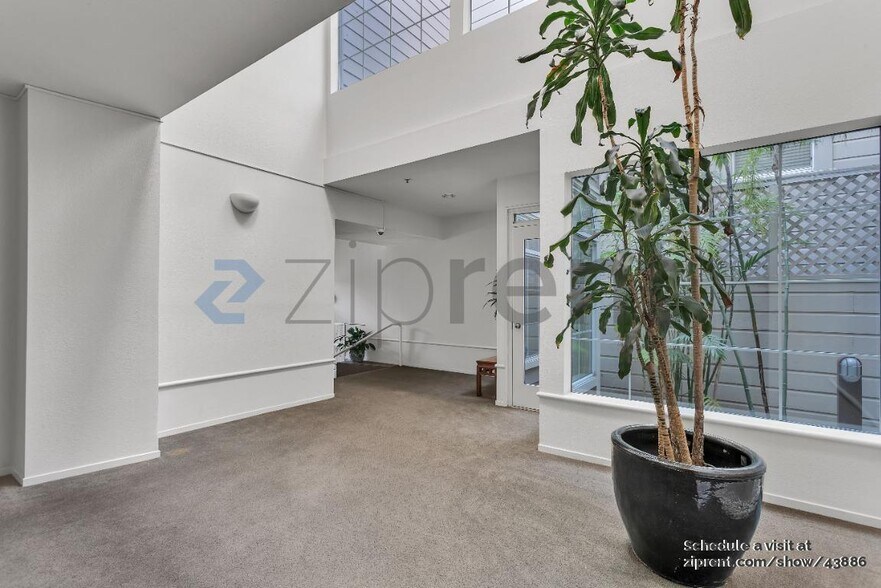 Building Photo - 1930 Eddy St