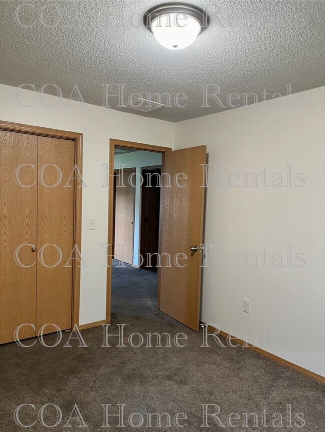 Building Photo - North East Duplex