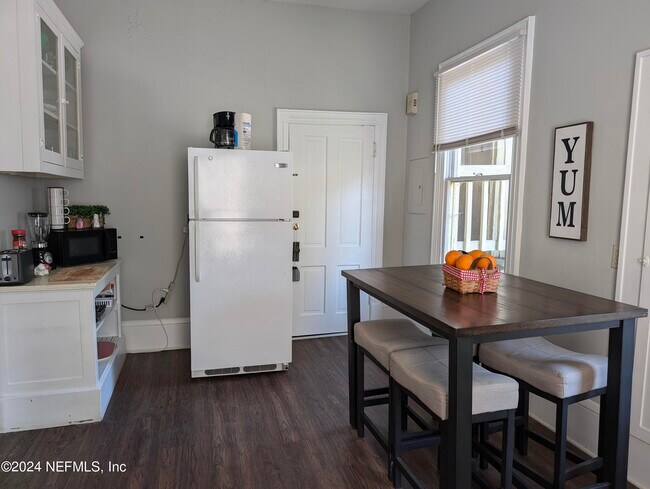 Building Photo - 2727 Riverside Ave