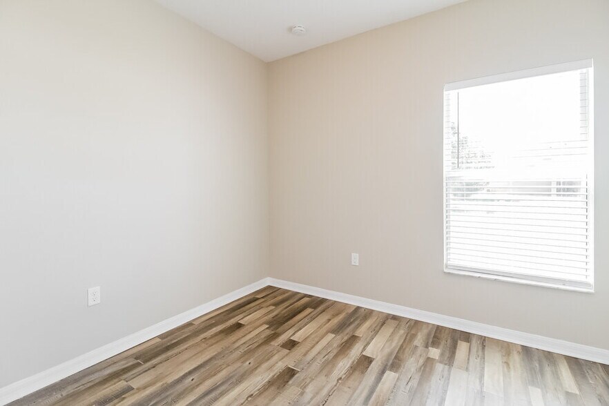 Building Photo - 4108 Shelter Bay Dr