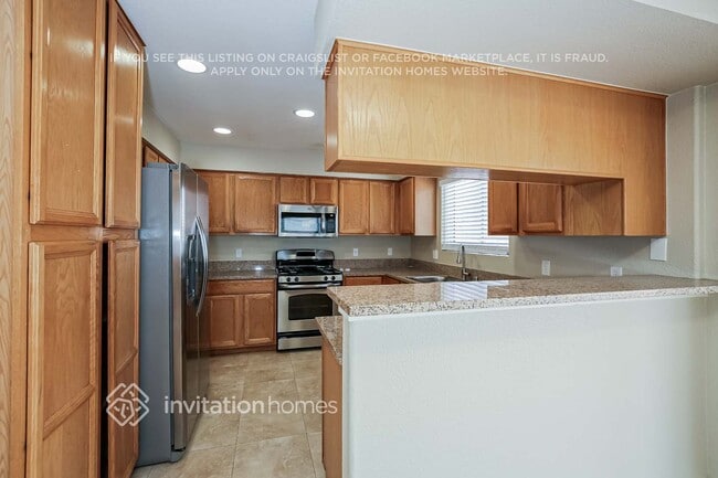 Building Photo - 9348 Deer Lodge Ln