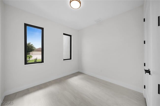 Building Photo - 3435 SW 8th Ct