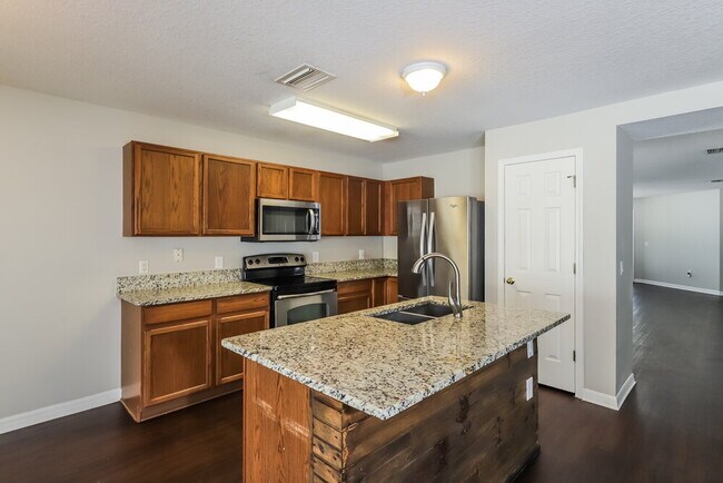 Building Photo - 10601 Boyette Creek Blvd