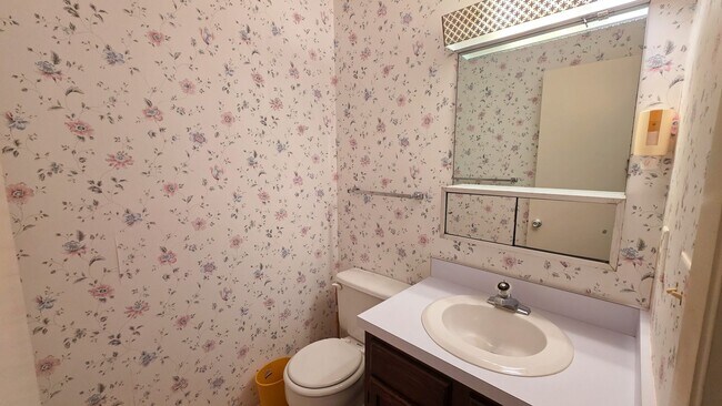 Building Photo - 60 Woodland Dr