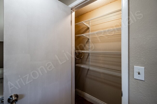 Building Photo - LARGE FENCED YARD WITH DETACHED GARAGE