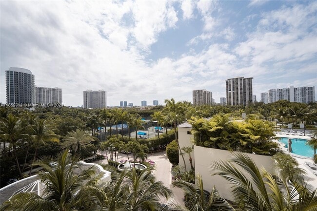 Building Photo - 7000 Island Blvd