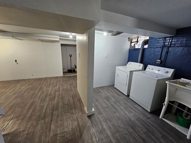 Building Photo - 5249 N Osceola Ave