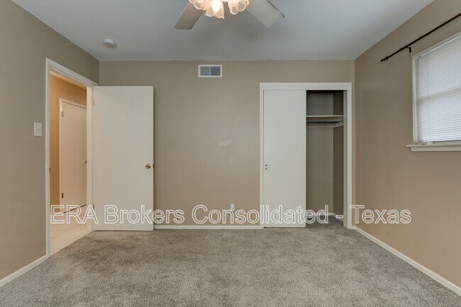 Building Photo - 3214 Leyte St