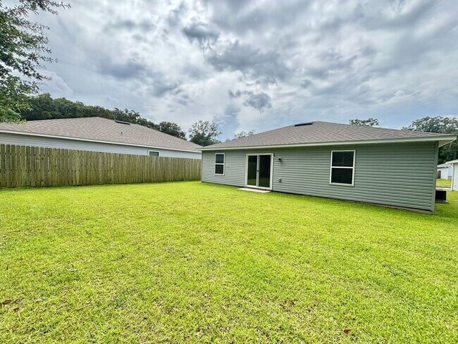 Building Photo - 7812 Maxton Rd