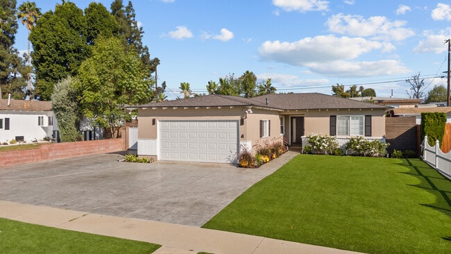 Building Photo - 16745 Citronia St