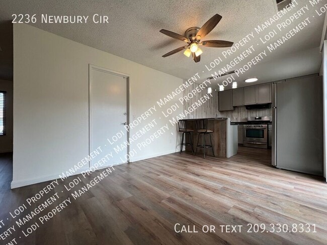 Building Photo - 2236 Newbury Cir