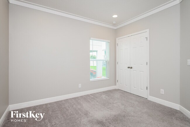 Building Photo - 9309 Oglethorpe Dr