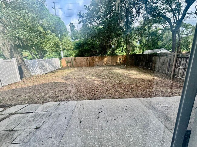 Building Photo - 508 Winding Oak Ln