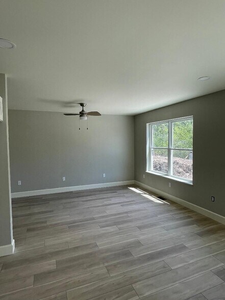 Living room Genesee St - Grandview Townhomes