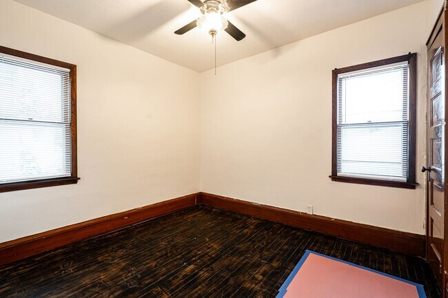 Building Photo - Charming 3-Bed Home in Bayview!  Pets Welcome!