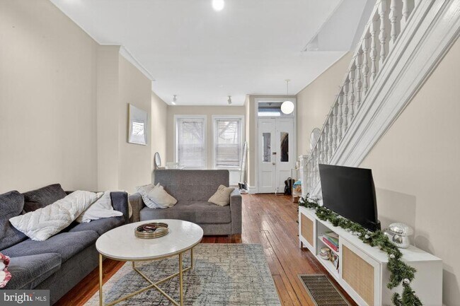 Building Photo - 2322 Poplar St