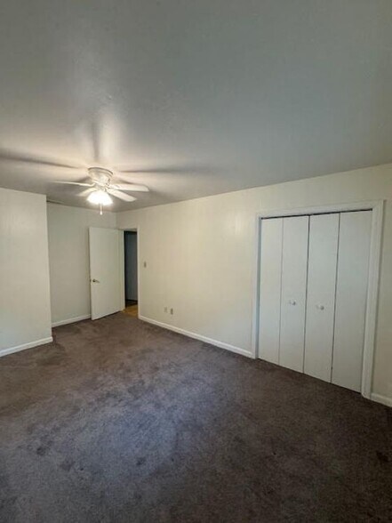 Building Photo - 6625 Golf Club Dr