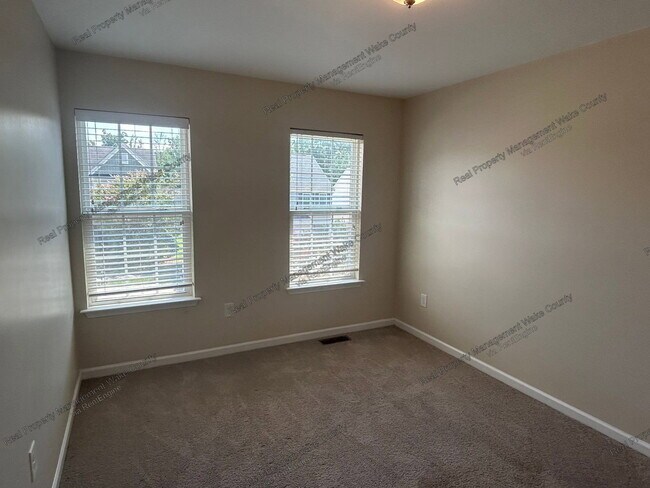 Building Photo - 1331 Lombar St