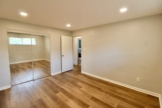 Building Photo - 3614 N Monaco Street Pky