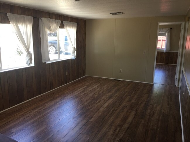 Building Photo - ***2 BEDROOM/2 BATHROOM IN PRESCOTT VALLEY***