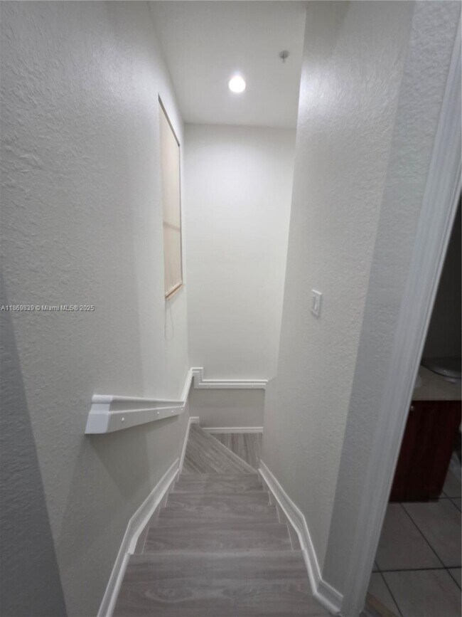 Building Photo - 10885 NW 89th Terrace
