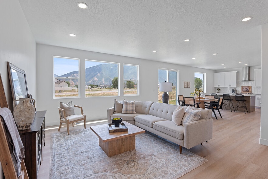 Great Room - 165 S Starlight Ln