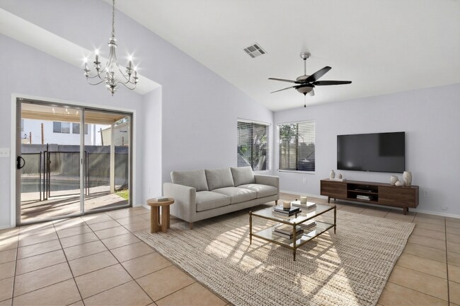 Building Photo - Gilbert Living with Private Pool