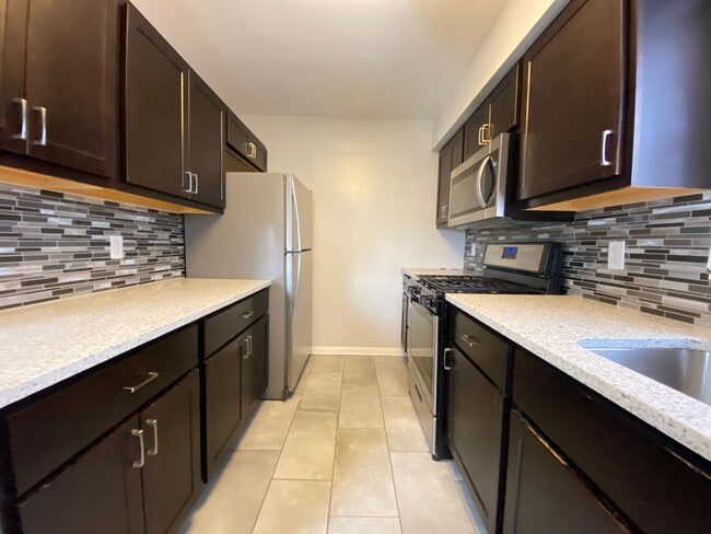 Building Photo - 3 Bedroom In Highland, IN