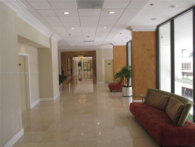 Building Photo - 1865 Brickell Ave