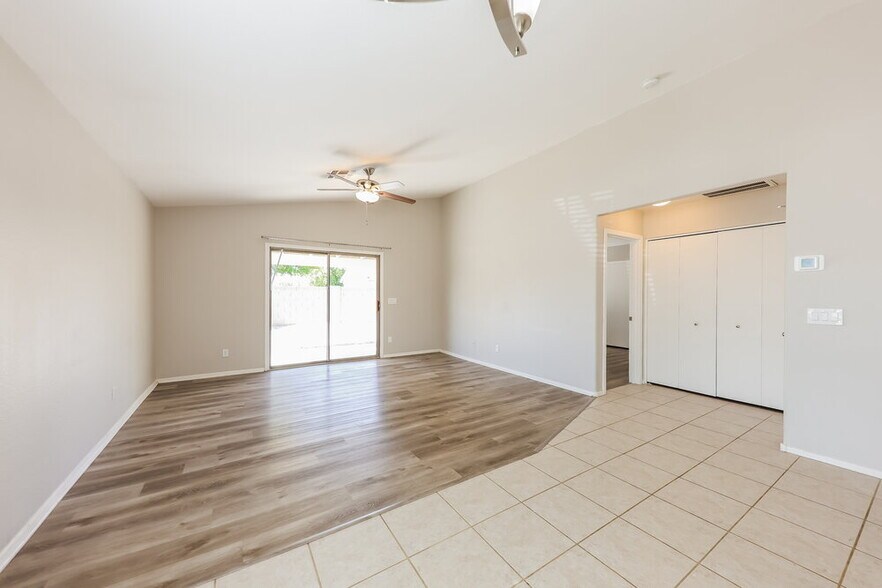 Building Photo - 11335 W Crestbrook Dr