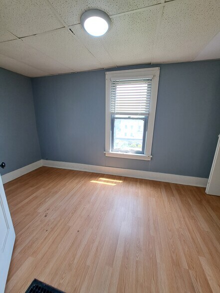 Building Photo - 852 8th Ave