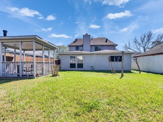 Building Photo - 10919 Pigeonwood Dr