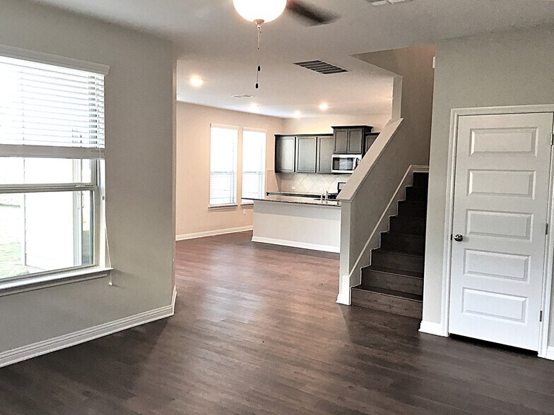 Building Photo - 5817 Monmarte Cove